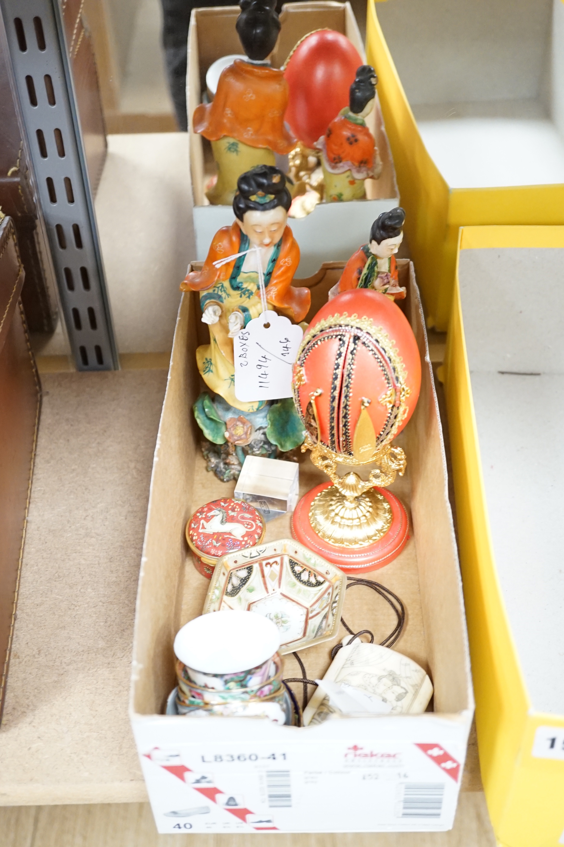 A collection of mixed Chinese scent bottles a famille rose plate and two tea bowls together with various Japanese items